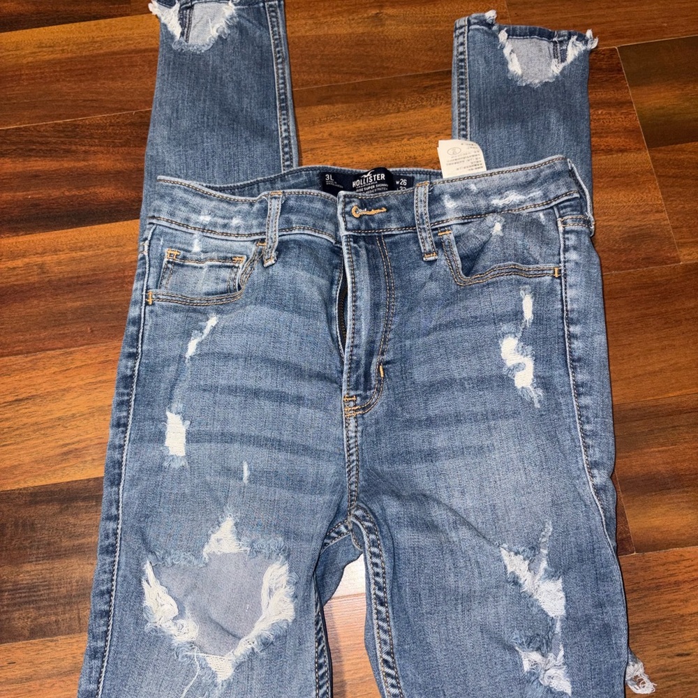 Hollister Women's Light-Medium Blue Distressed Skinny Jeans